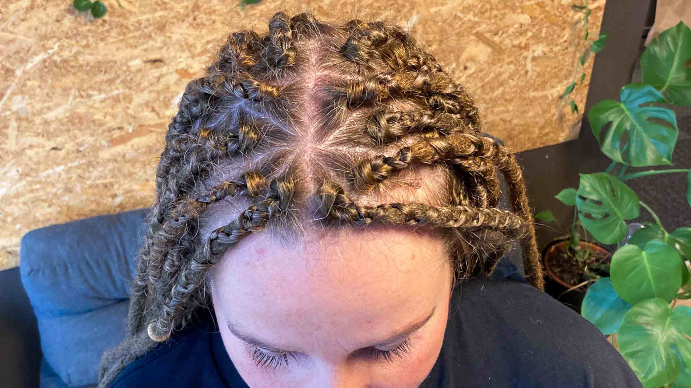 Sådan Inddeler du Håret til dreadlocks & extensions