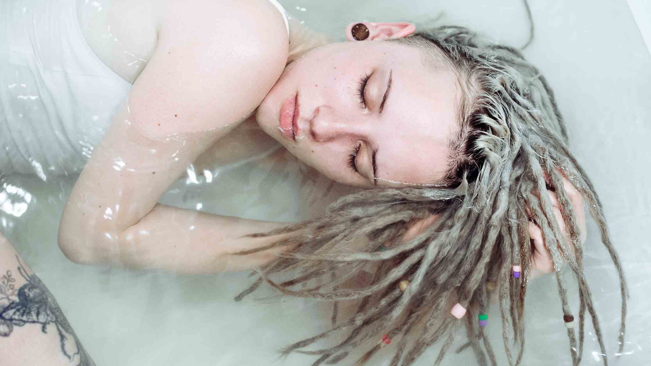 Kan man Svømme med Dreadlocks?