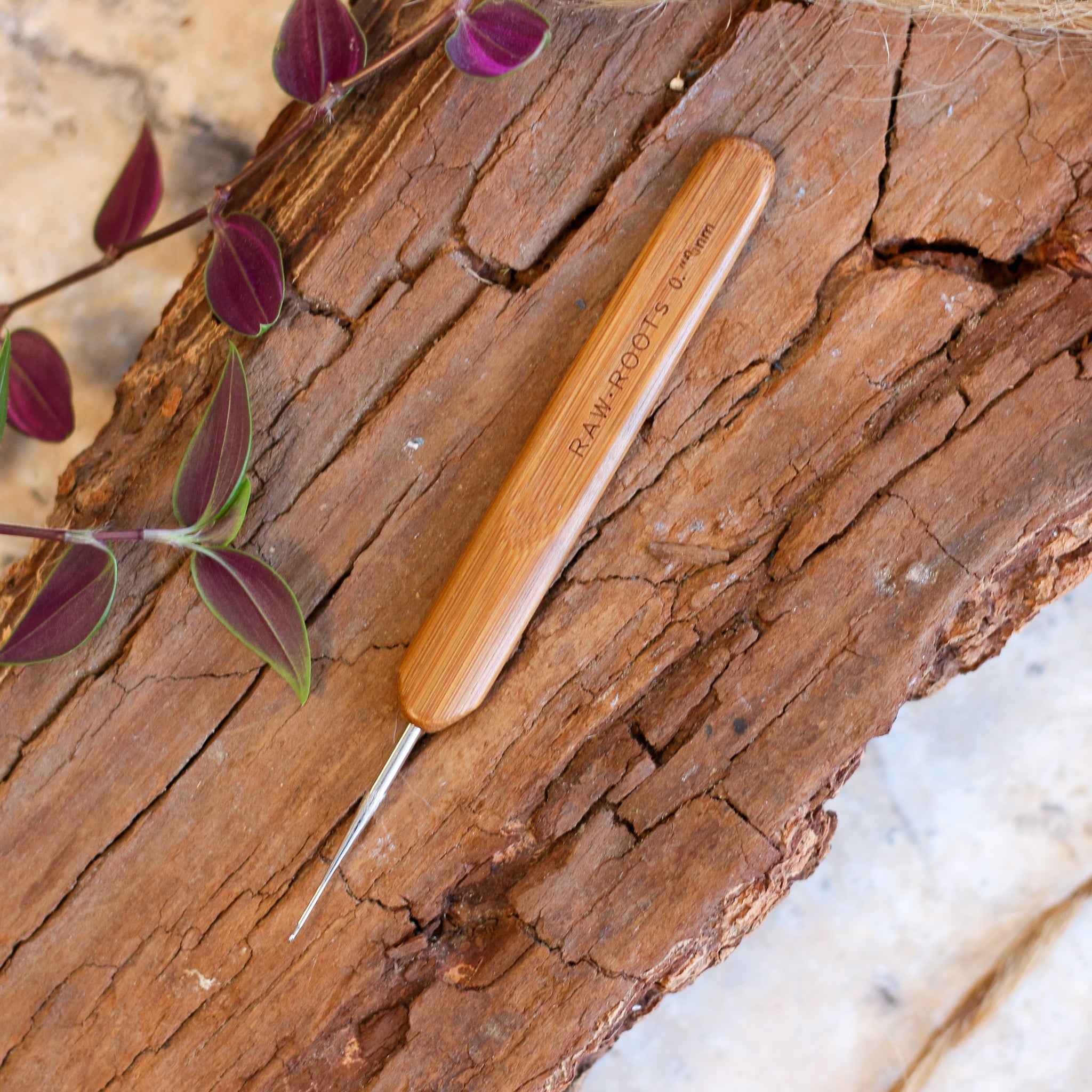 Crochet Hook with Bamboo Handle (2nd Grade)
