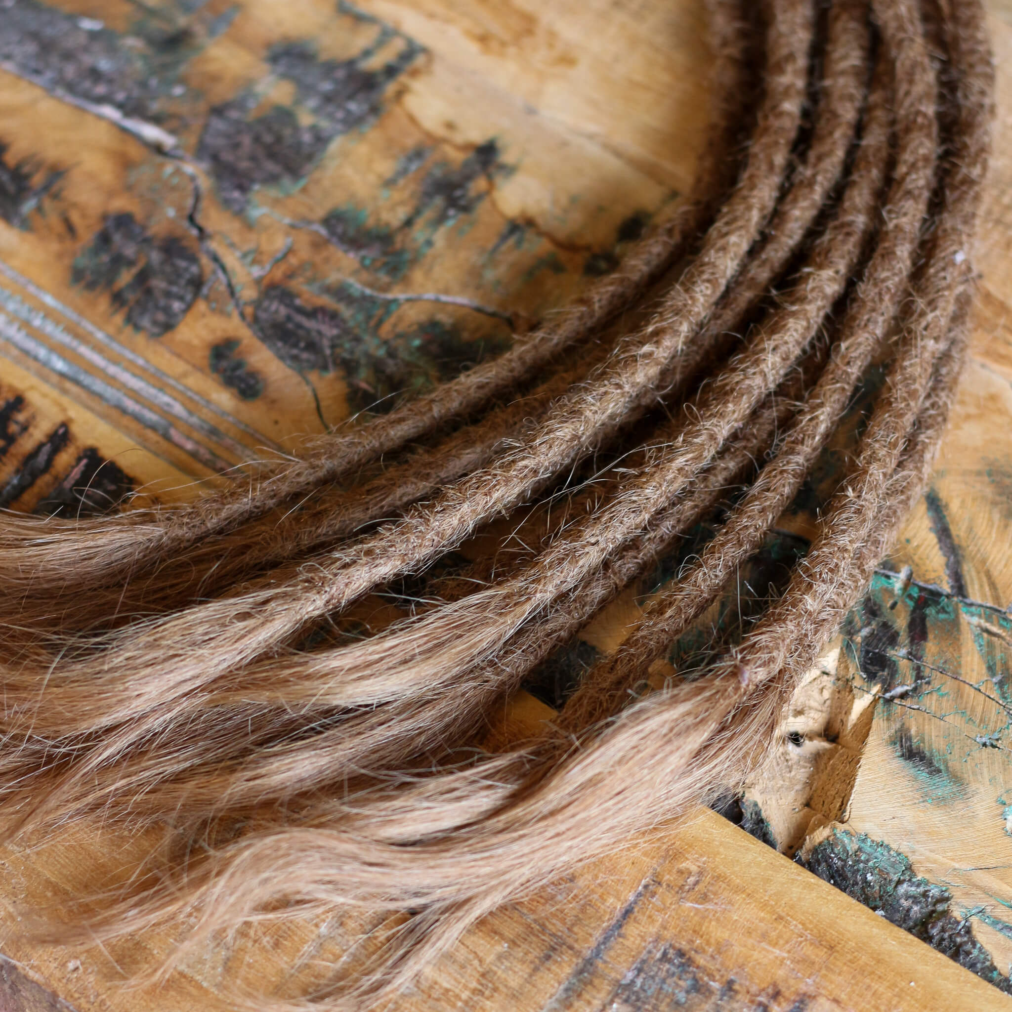 Single Ended (SE) Dreadlock Extensions - Mørkeblond
