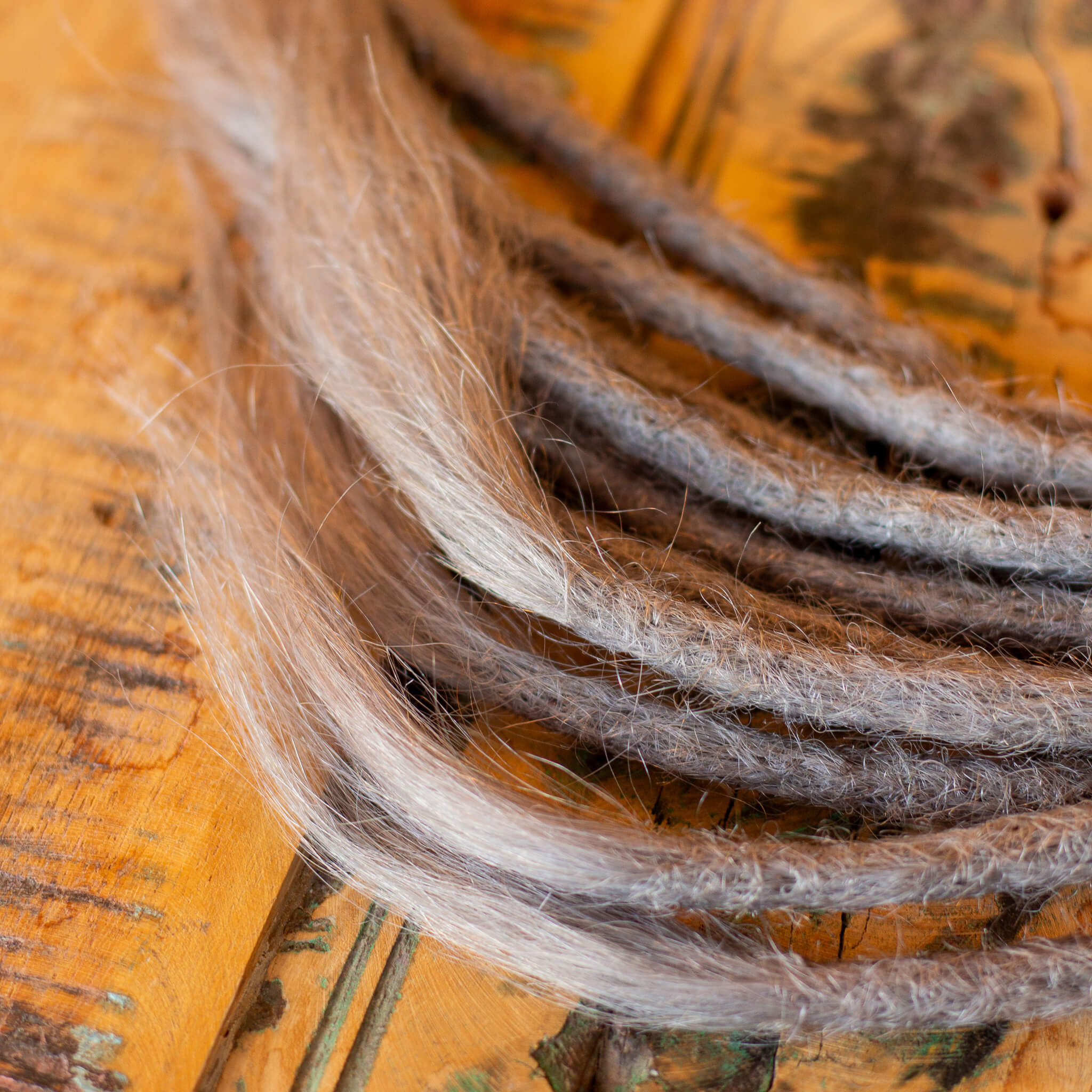Single Ended (SE) Dreadlock Extensions - Perlemor Grå