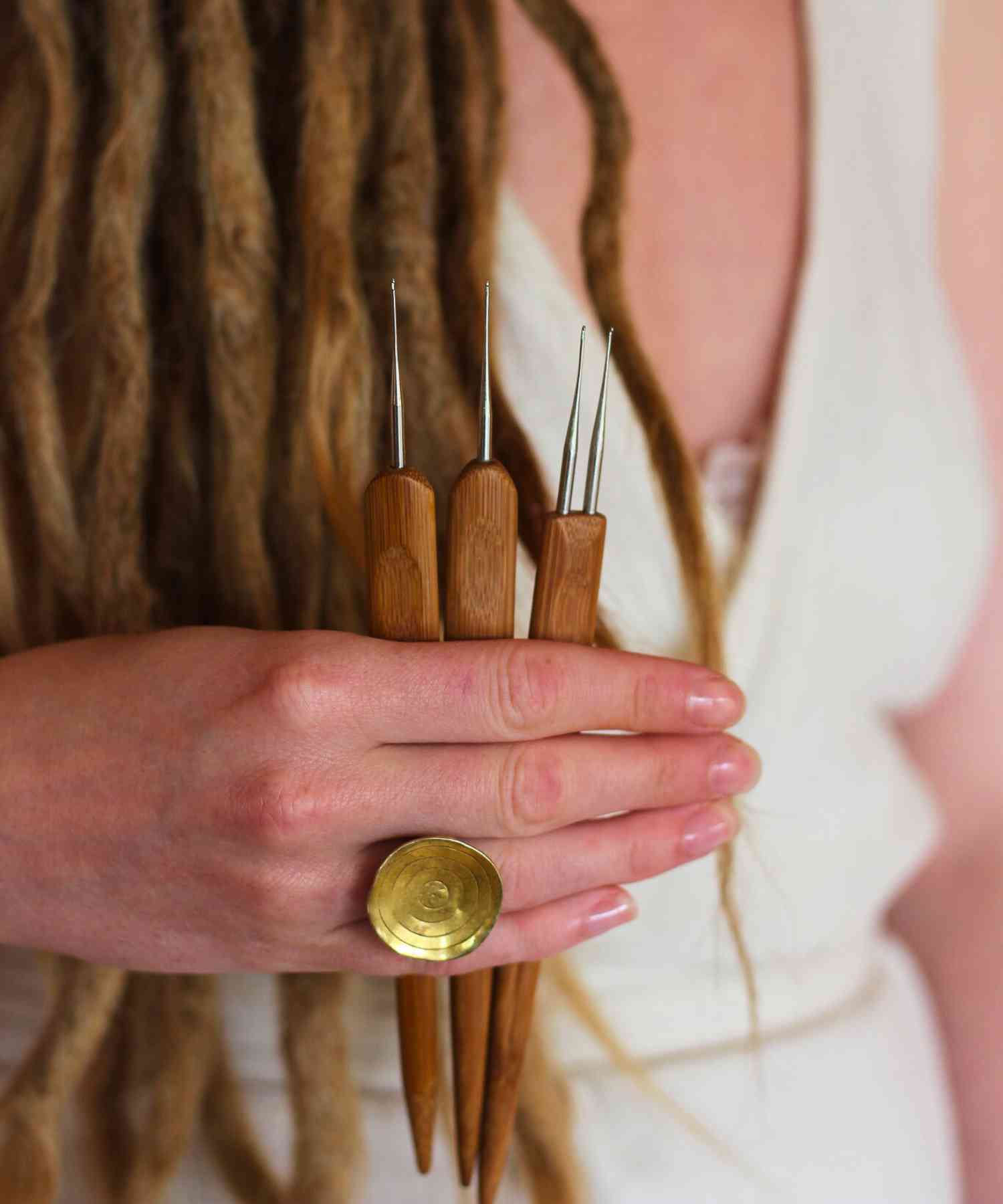 Become your own dreadlock hairdresser with RAW ROOT's dread tools
