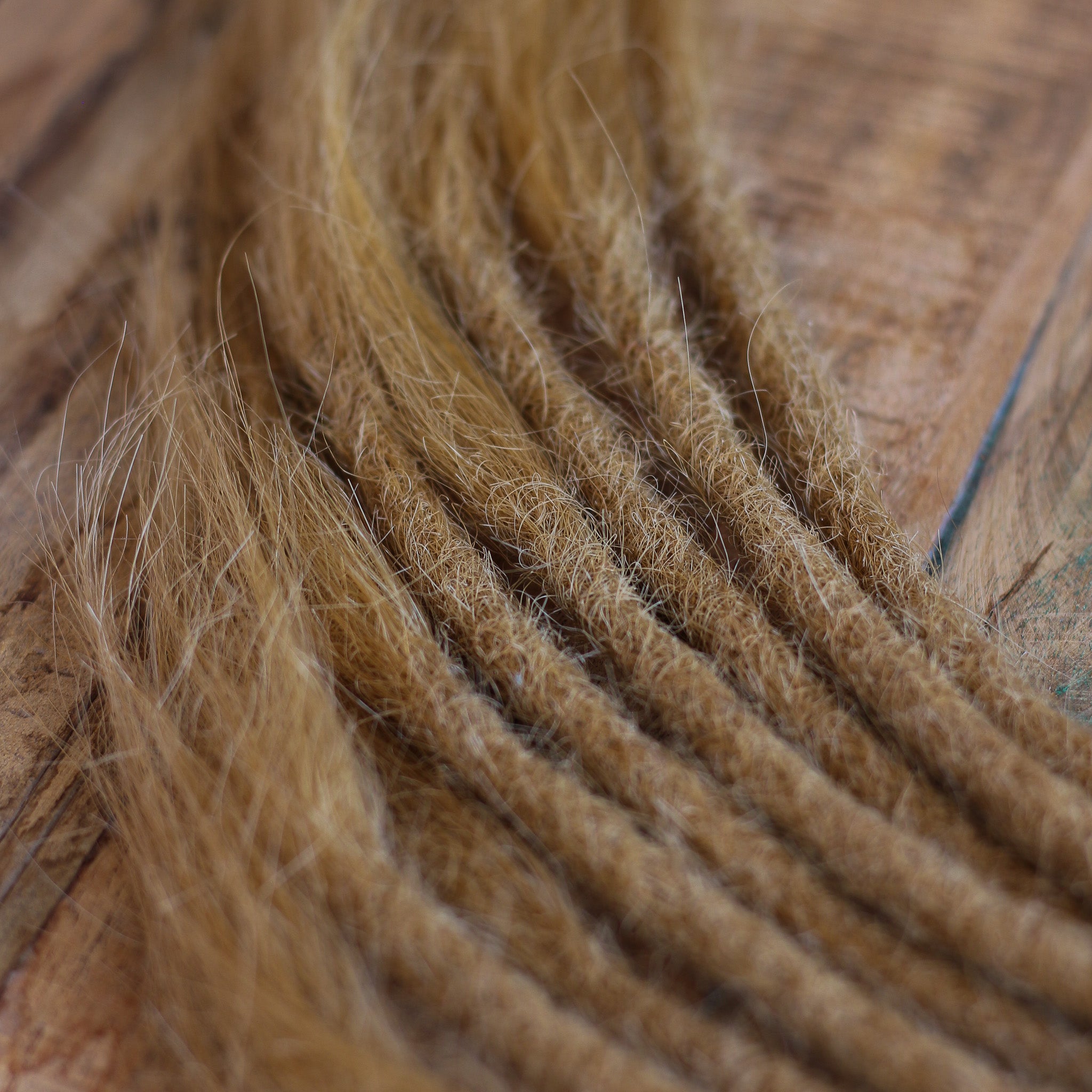 SE (Single Ended) Echthaar-Dreadlocks – Dunkelblond