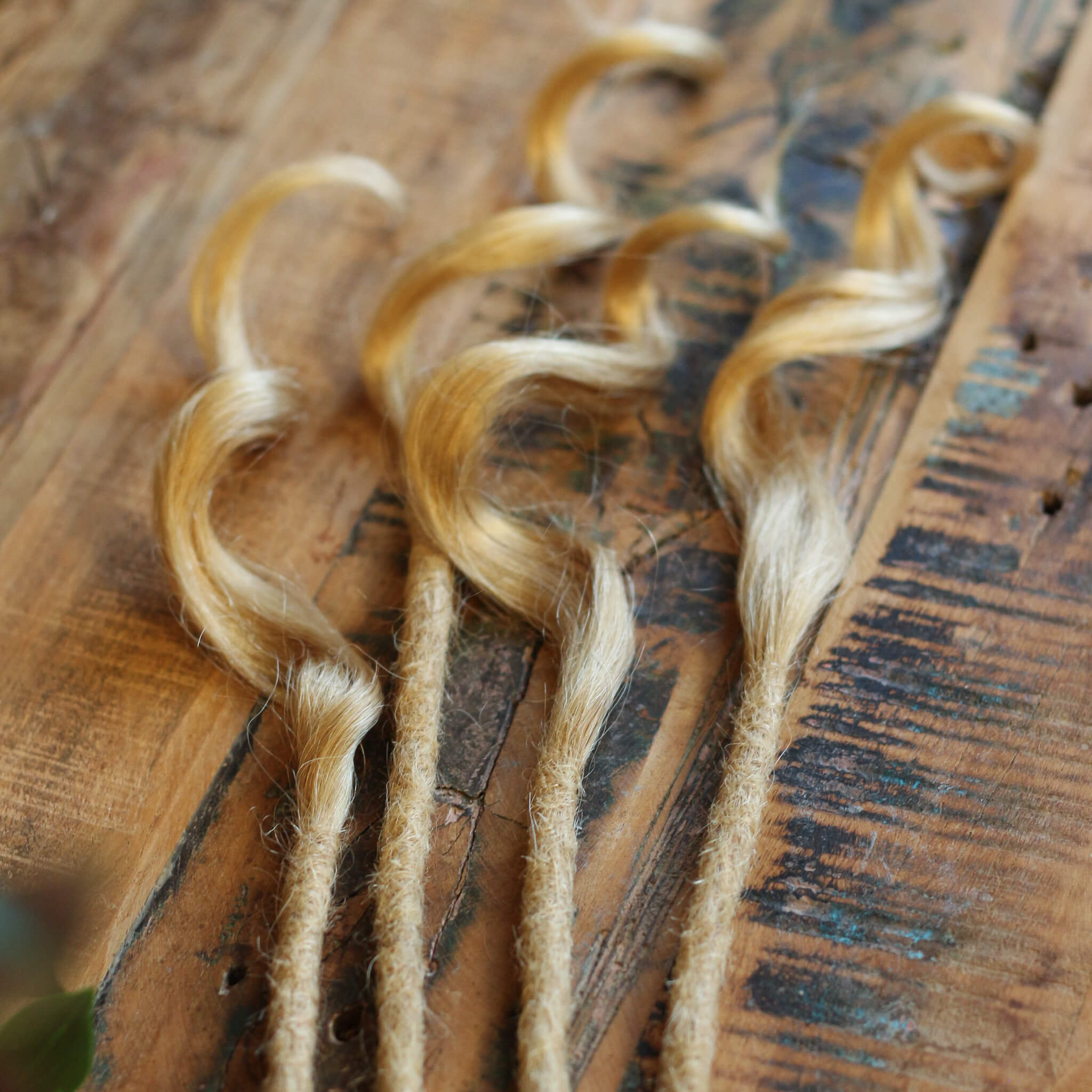 Single Ended (SE) Long End Dreadlocks - Gyldenblond